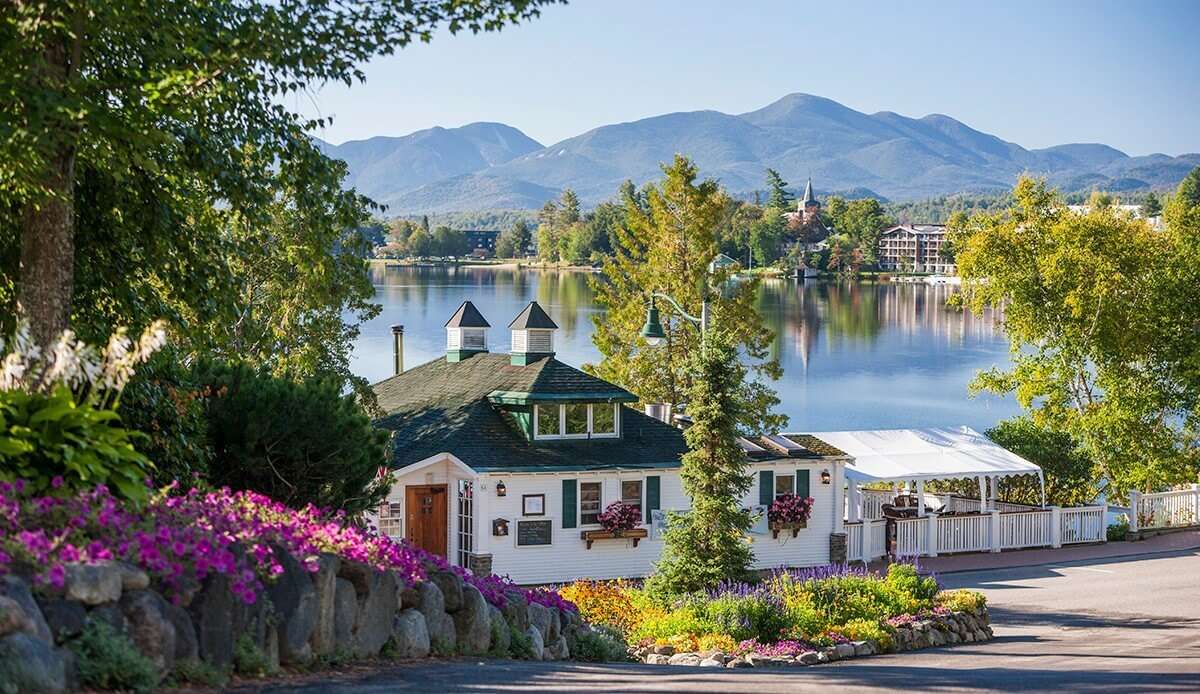 Mirror Lake Inn's lakeside restaurant