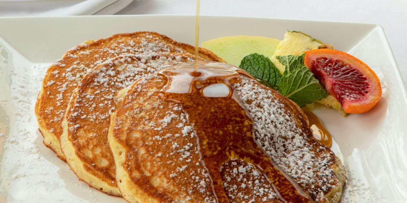 pancakes with maple syrup drizzle