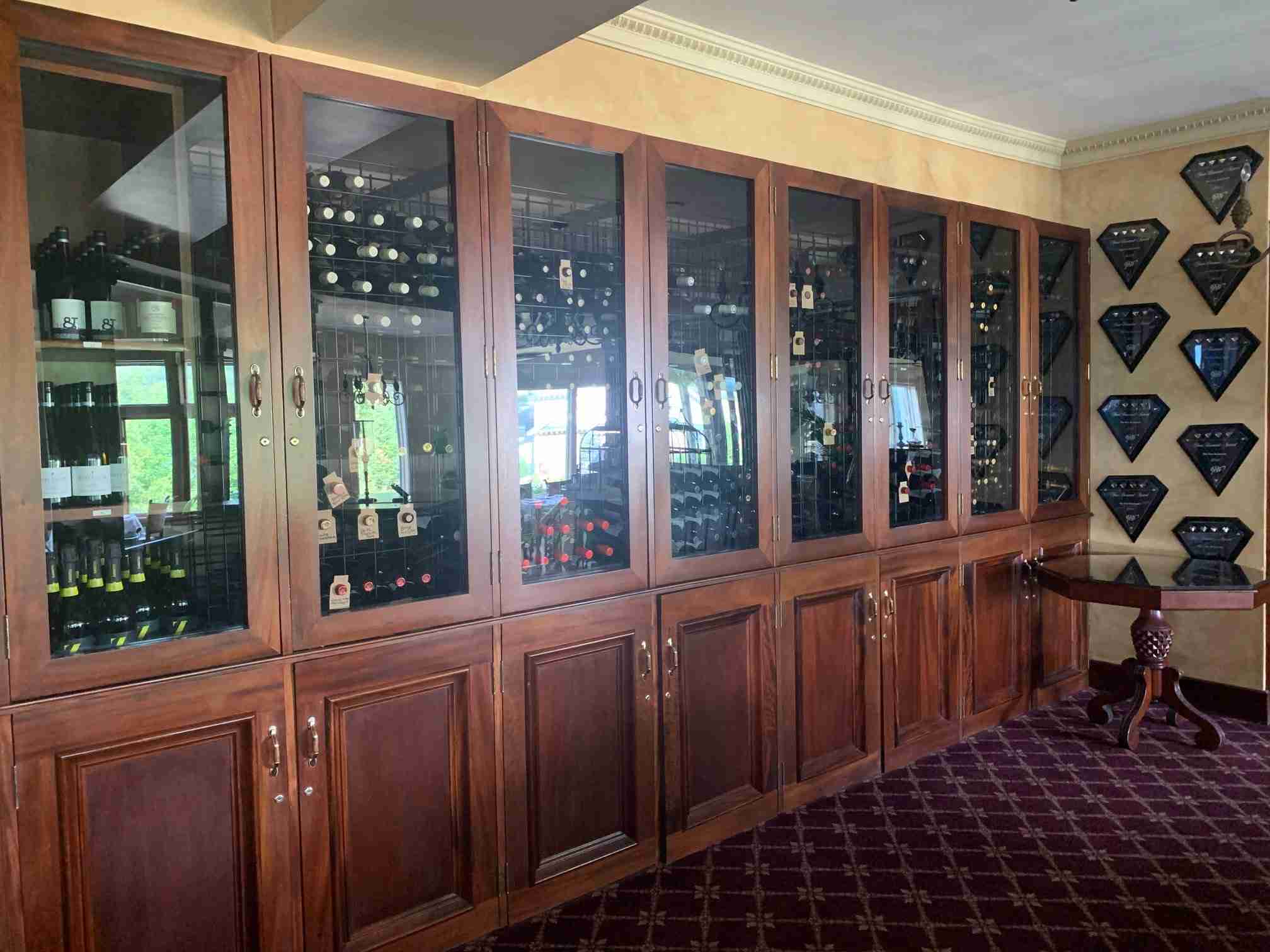 Wine cabinet