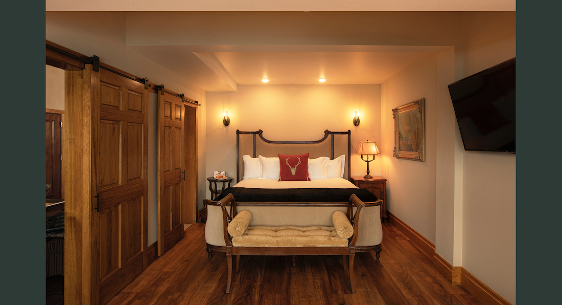 whiteface suite interior