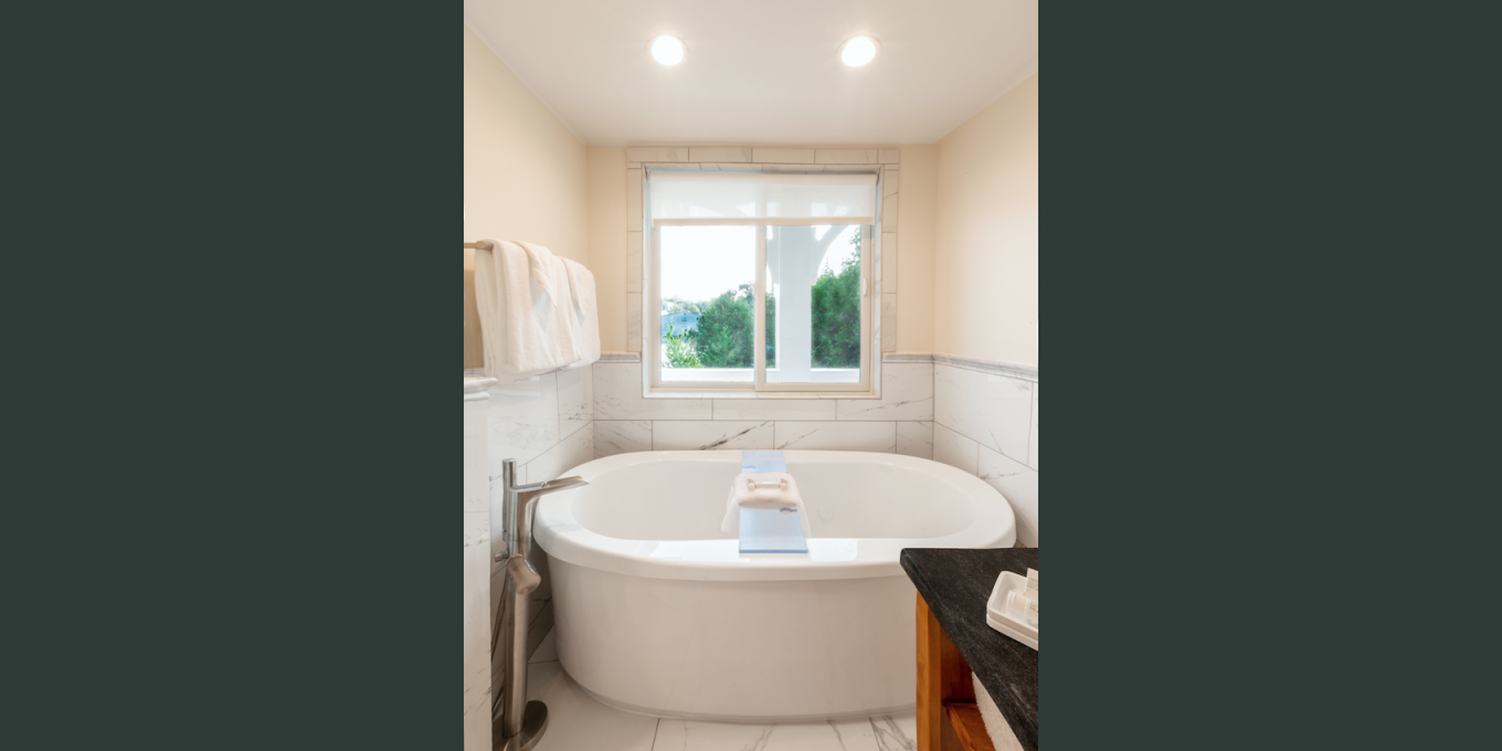 Lakeside Suite 5 Bath