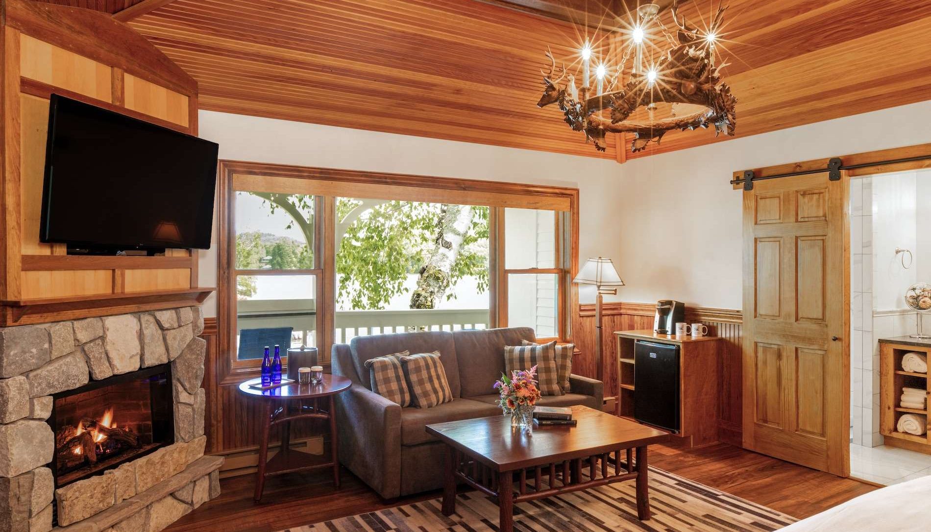 Lakeside Suite 7 Living Room