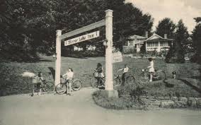 Mirror Lake Inn entry