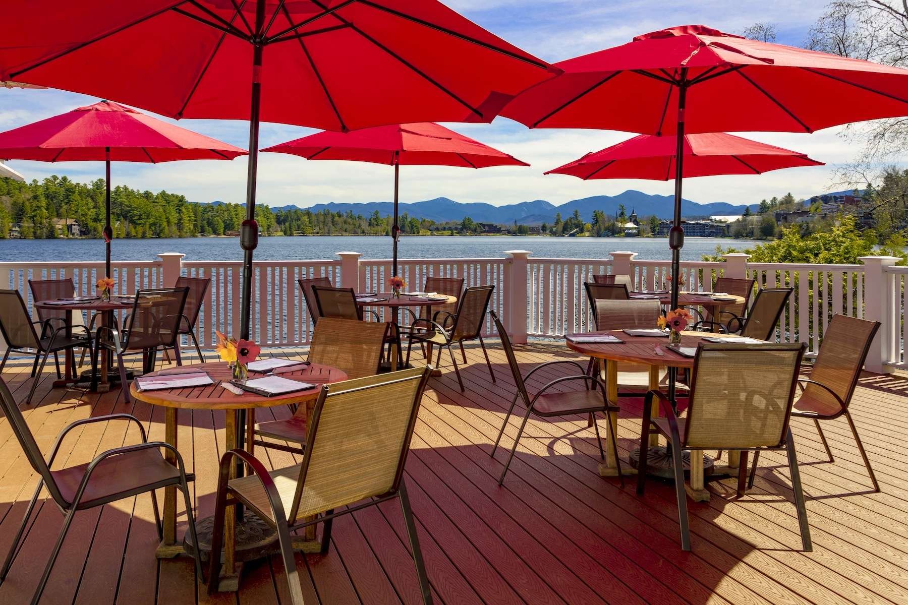 Outdoor dining at the Cottage Cafe